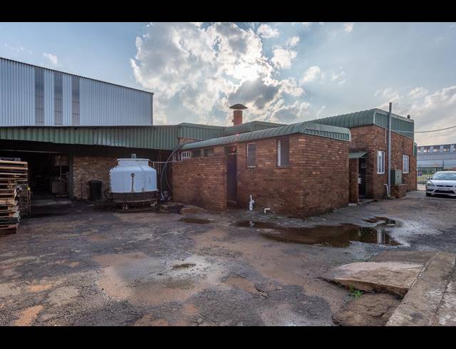 425M² FACTORY SOLD IN ROODEKOP
